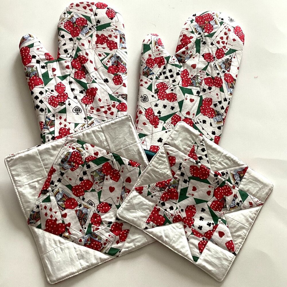 Handmade Quilted Oven Mitts & 2 Matching Pot Holders Red White Kitchen Linens